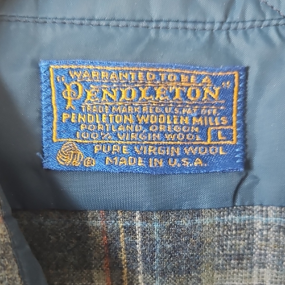 Pendleton Wool Button Up *flawed* - Picture 6 of 8
